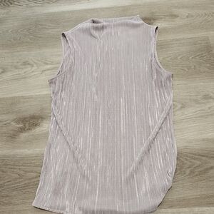 3/$15 Ann Taylor Mockneck Plisse Blouse